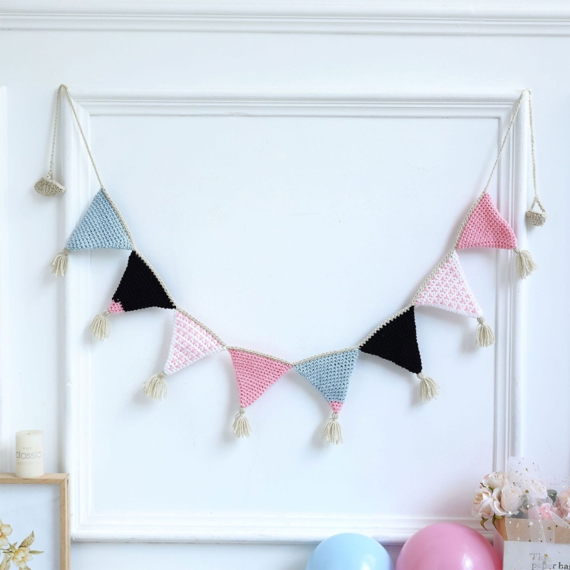 Nordic Crochet Bunting Banner  - Photography Triangle recension och pris